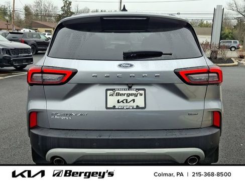 Used 2023 Ford Escape Platinum w/ Premium Technology Package FWD image 6