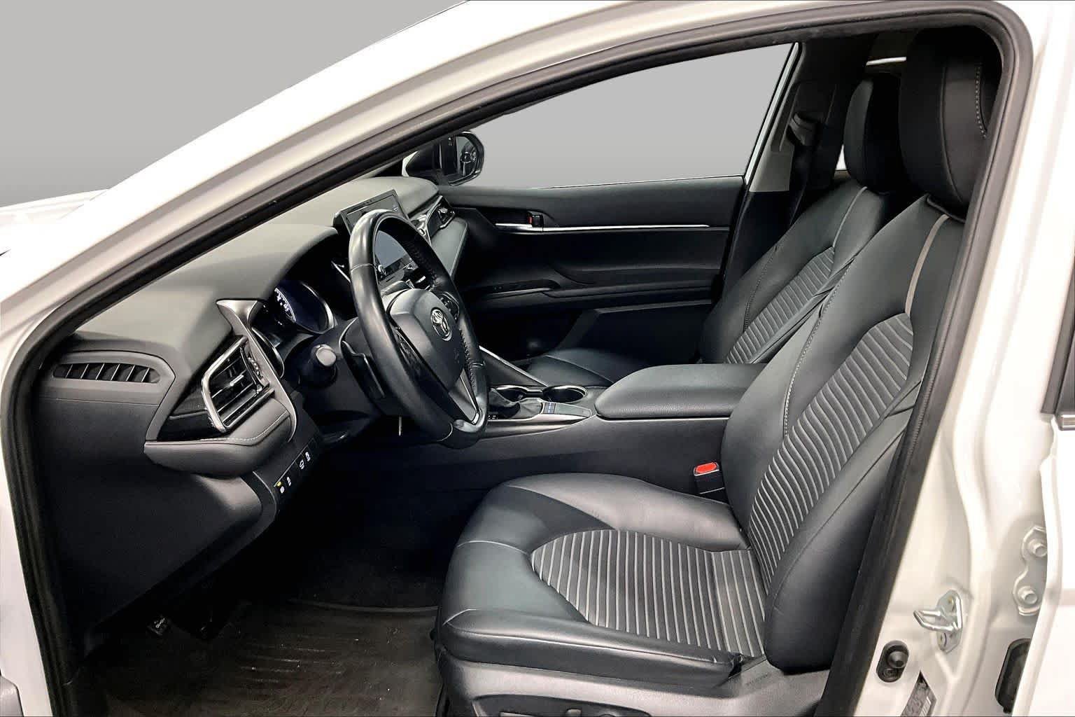 Used 2024 Toyota Camry SE FWD image 7