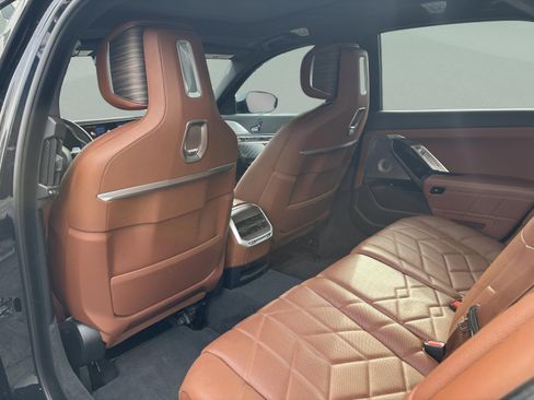 Used 2023 BMW 760i xDrive w/ Luxury Rear Seating Package image 24