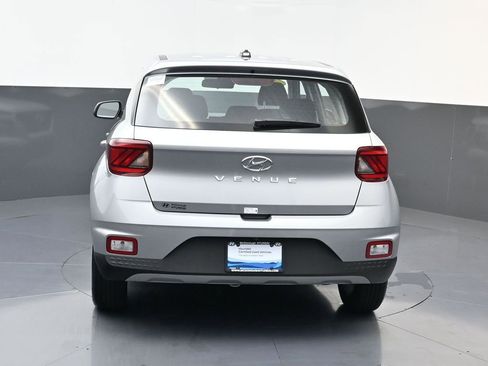 Certified 2026 Hyundai Venue SE FWD image 5