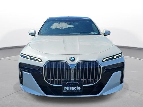 Used 2024 BMW 760i xDrive AWD/4WD image 2