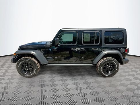 Used 2023 Jeep Wrangler Unlimited w/ Cold Weather Group AWD/4WD image 9
