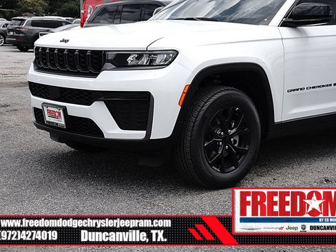 New 2026 Jeep Grand Cherokee Altitude RWD image 41