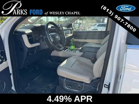 Used 2023 Ford Expedition Max Platinum AWD/4WD image 3