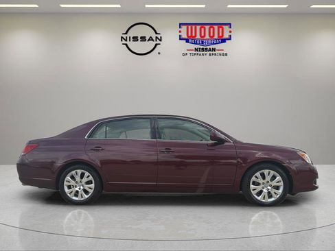 Used 2009 Toyota Avalon Limited FWD image 2