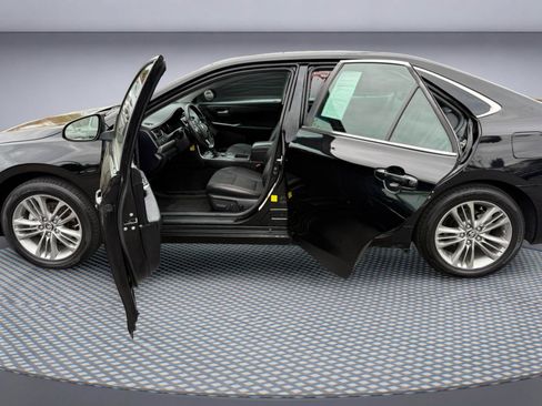 Used 2017 Toyota Camry SE FWD image 20