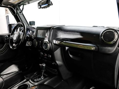 Used 2017 Jeep Wrangler Unlimited Sport w/ Quick Order Package 24S AWD/4WD image 19