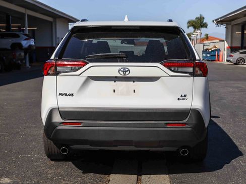 Used 2025 Toyota RAV4 LE image 5
