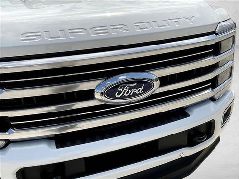 Used 2025 Ford F350 Platinum w/ Platinum Plus Package AWD/4WD image 29
