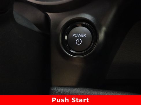 Used 2025 Toyota Sienna XLE Woodland Edition image 18