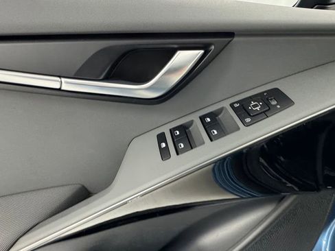 New 2026 Kia Niro EX FWD image 19