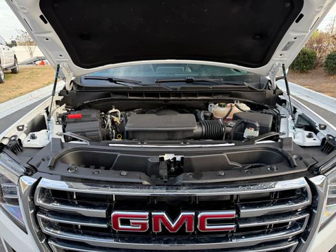 Used 2024 GMC Yukon SLT image 31