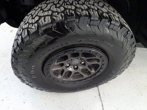 Certified 2022 Jeep Wrangler Unlimited Rubicon w/ Xtreme Recon 35" Tire Package image 25