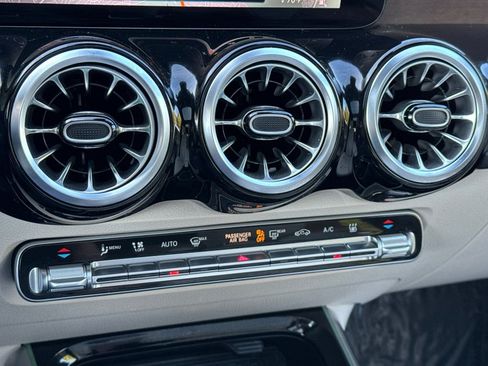 Certified 2023 Mercedes-Benz EQB 250+ w/ Exclusive Package image 21