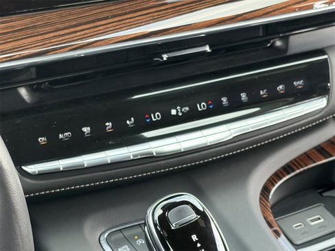 Used 2021 Cadillac Escalade Premium Luxury w/ Driver Assist Tech Package image 30