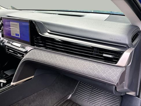 Certified 2026 Toyota Camry Hybrid AWD/4WD image 18