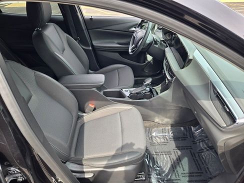 Certified 2025 Buick Encore GX Preferred AWD/4WD image 7