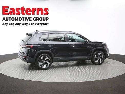 Used 2025 Volkswagen Taos SE AWD/4WD image 43