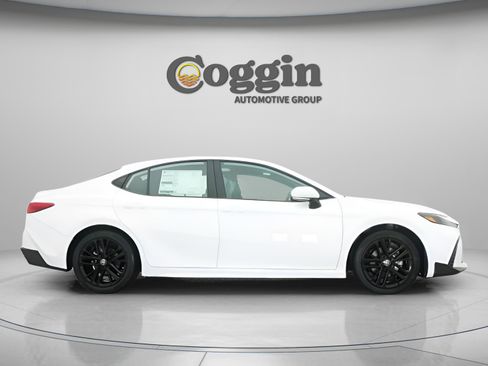 New 2026 Toyota Camry SE FWD image 22