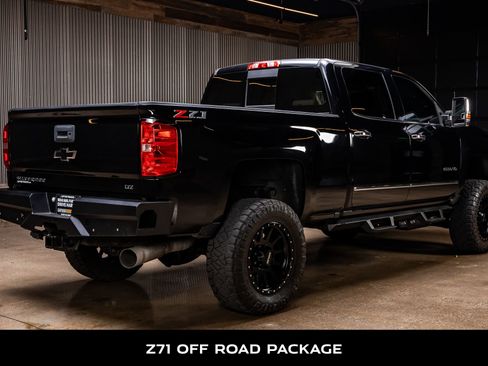 Used 2019 Chevrolet Silverado 2500 LTZ w/ Duramax Plus Package image 9