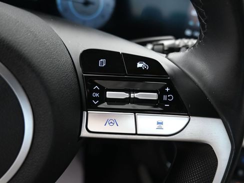 Used 2025 Hyundai Elantra Limited image 28