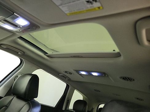 Used 2025 Kia Telluride S image 14