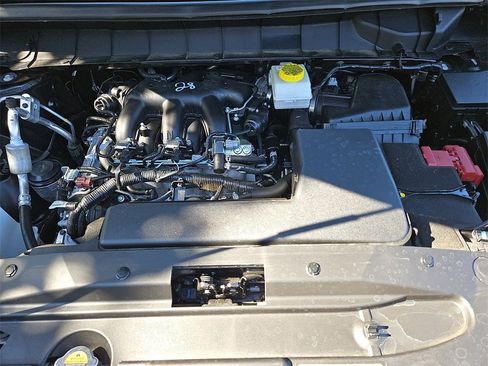 Certified 2024 Nissan Pathfinder S image 27