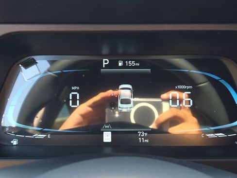 Certified 2025 Hyundai Elantra Sport image 25