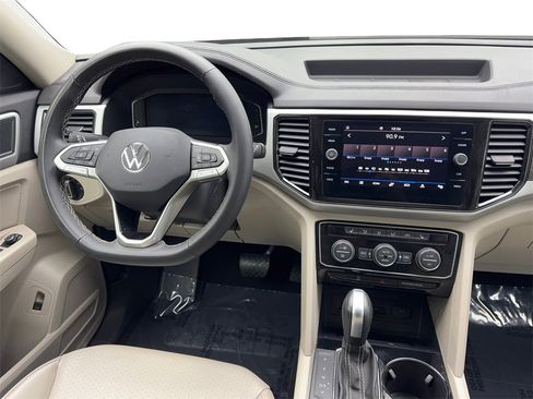 Used 2023 Volkswagen Atlas SE w/ Panoramic Sunroof Package image 56