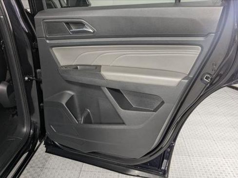 Used 2022 Volkswagen Atlas Cross Sport SE w/ Panoramic Sunroof Package image 21