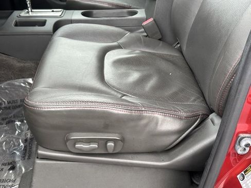 Used 2012 Nissan Frontier PRO-4X w/ Pro-4x Luxury Pkg image 18