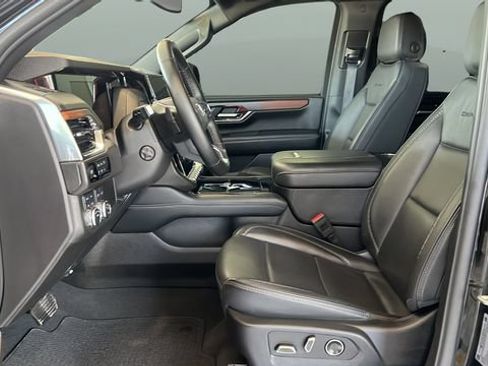 Used 2025 GMC Yukon XL Denali w/ Sun & Power Step Package AWD/4WD image 7