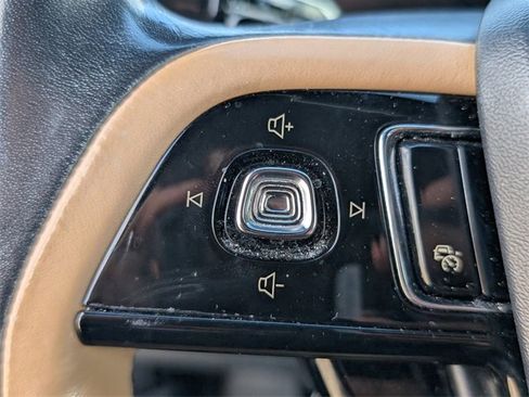 Used 2021 Lincoln Corsair Reserve image 12