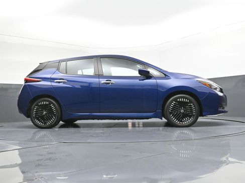 Used 2024 Nissan Leaf SV Plus image 29