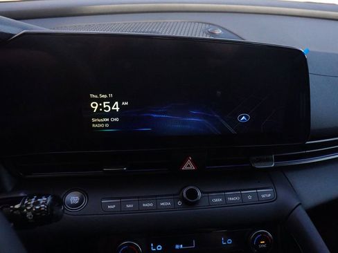 New 2025 Hyundai Elantra SEL image 12