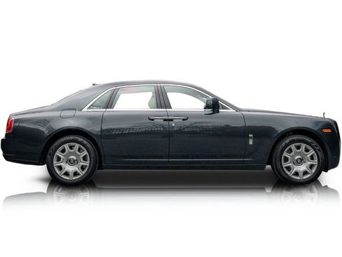 Used 2011 Rolls-Royce Ghost image 2