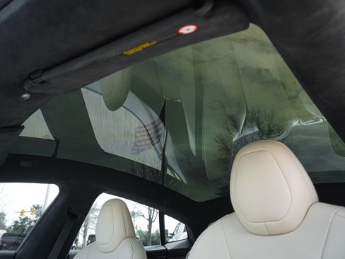 Used 2021 Tesla Model S Plaid image 25