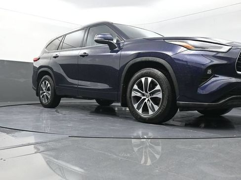 Used 2022 Toyota Highlander XLE w/ Protection Package #3 (TMS) AWD/4WD image 31