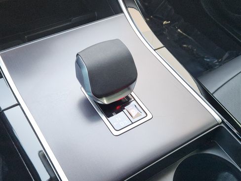 Certified 2026 Land Rover Range Rover Evoque Dynamic SE image 20