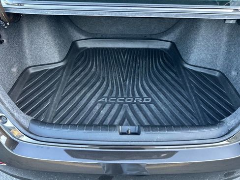 Used 2018 Honda Accord LX image 18