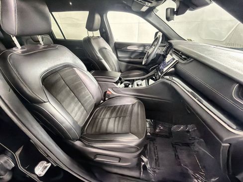 Used 2021 Jeep Grand Cherokee L Laredo image 26