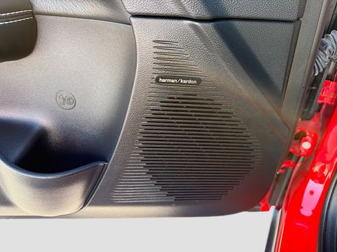 Used 2016 Dodge Challenger SRT Hellcat image 19