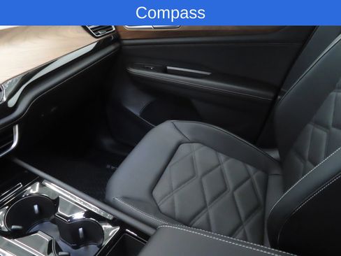 Certified 2026 Volkswagen Atlas SE FWD image 16