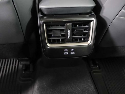 Used 2025 Toyota Crown Platinum AWD/4WD image 26