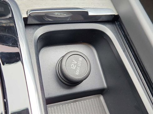 Used 2025 Volvo XC60 T8 Plus w/ Protection Package Premier image 25