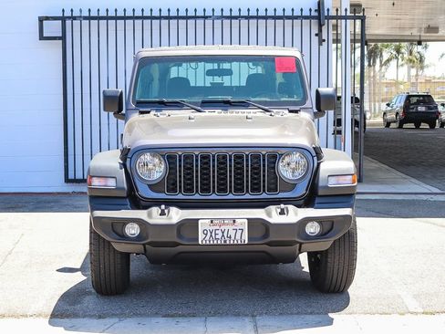 Used 2026 Jeep Wrangler Sport AWD/4WD image 2