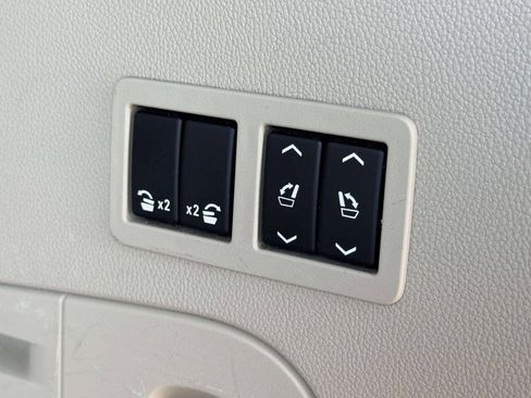 Used 2016 Cadillac Escalade Luxury AWD/4WD image 11
