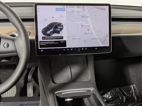 Used 2025 Tesla Model Y Long Range image 21