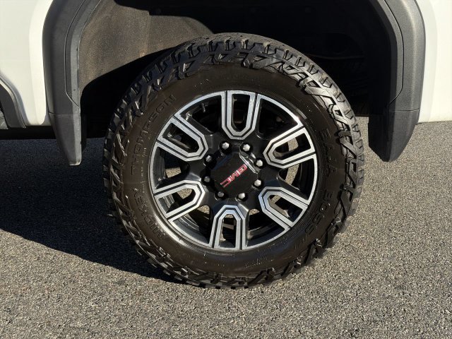 Used 2021 GMC Sierra 2500 AT4 AWD/4WD image 11