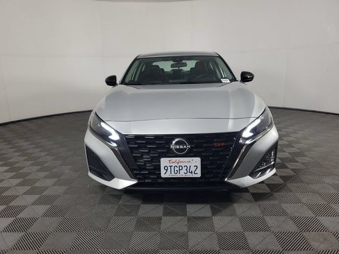 Used 2024 Nissan Altima 2.5 SR FWD image 9